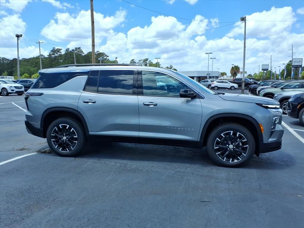 New 2026 Chevrolet Traverse LT w/ Sun and Wheel Package AWD/4WD image 2