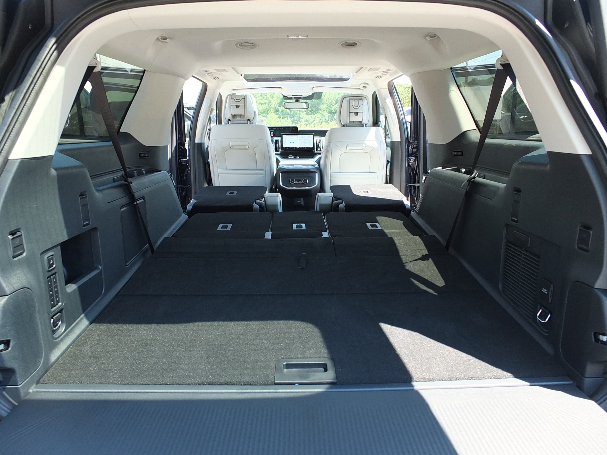 New 2027 Ford Expedition Max Platinum AWD/4WD image 16