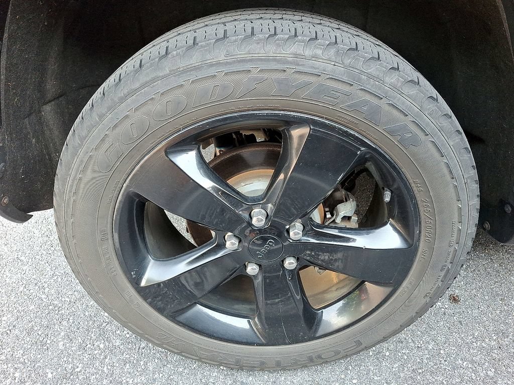 Used 2015 Jeep Grand Cherokee Altitude AWD/4WD image 8