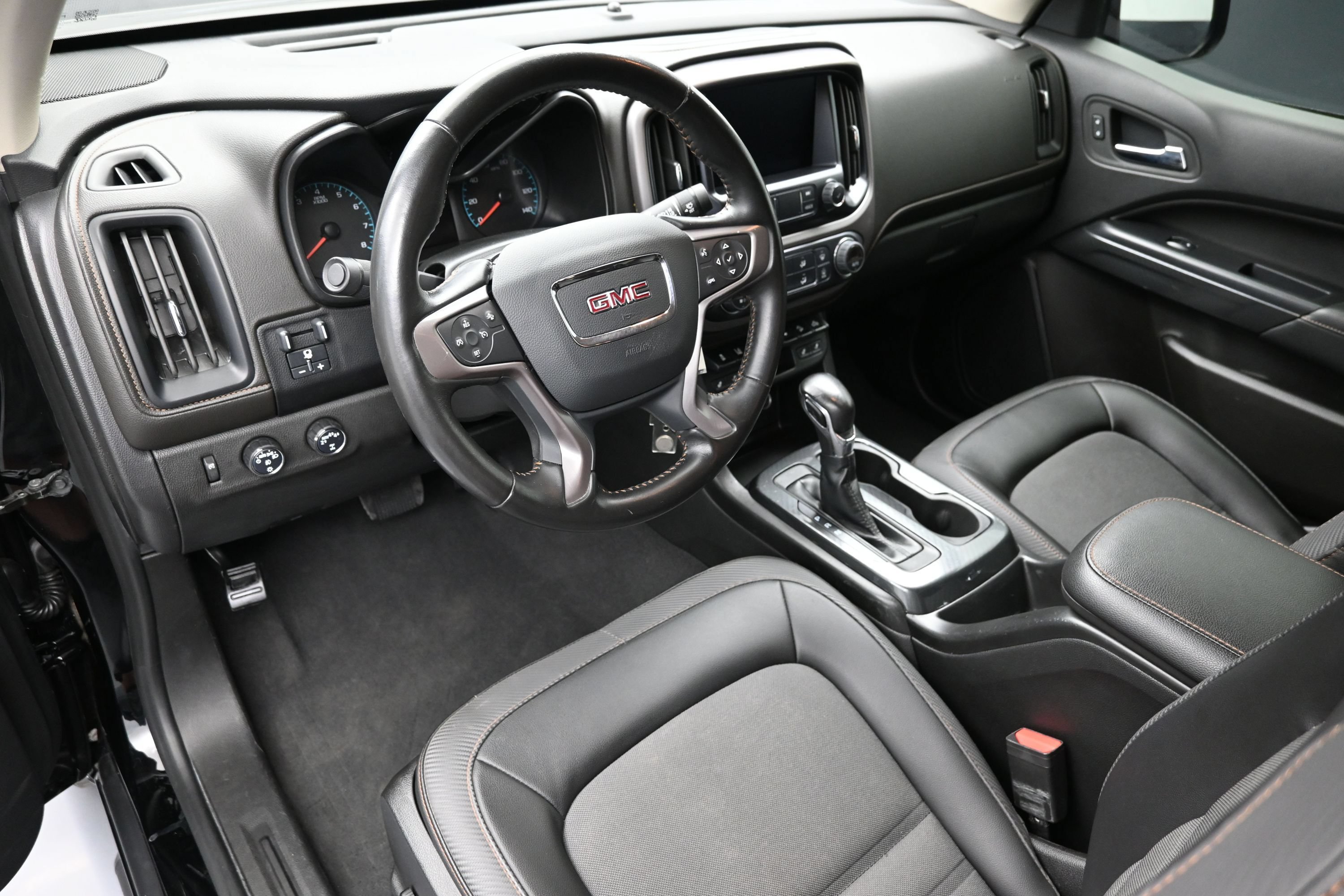 Used 2022 GMC Canyon AT4 w/ Driver Alert Package AWD/4WD image 21