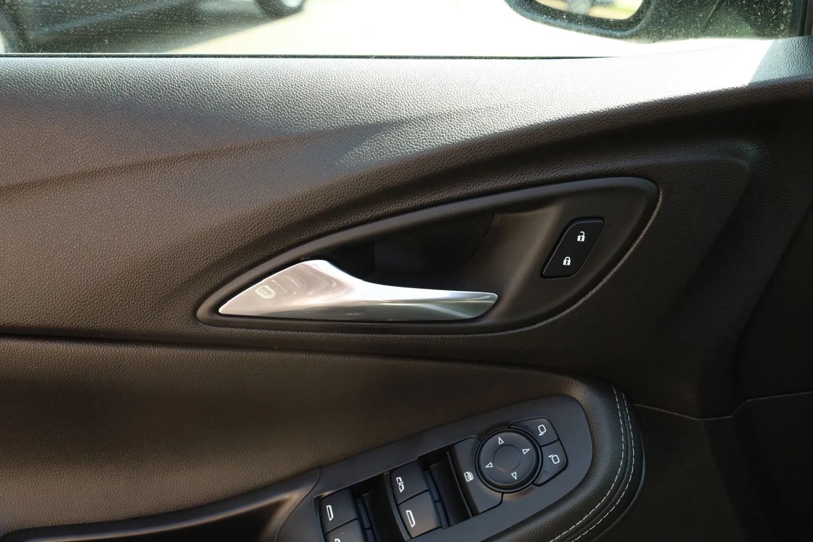 Used 2025 Buick Encore GX Preferred FWD image 11