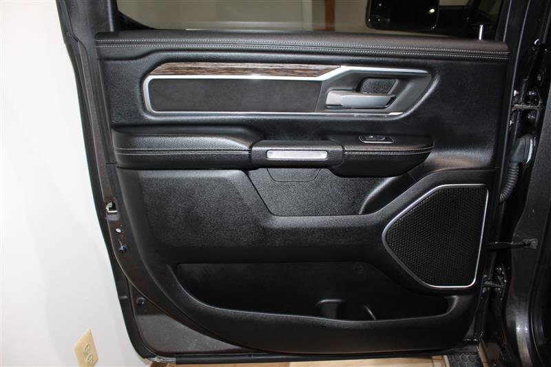 Used 2019 RAM 1500 Laramie AWD/4WD image 32