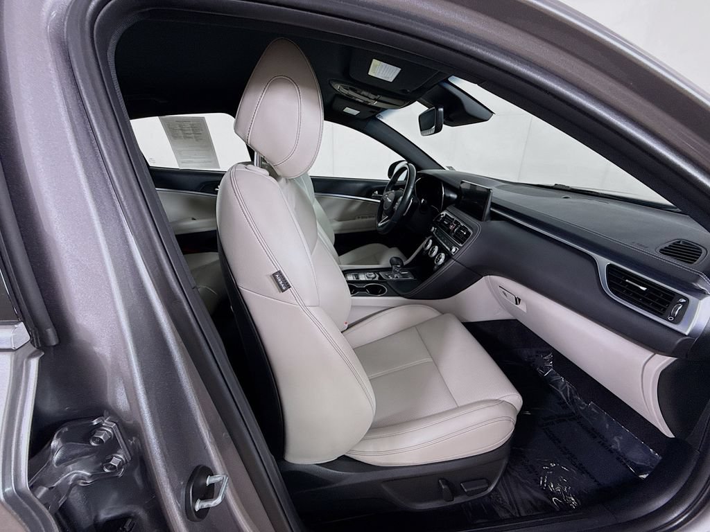 Used 2023 Genesis G70 2.0T AWD/4WD image 31