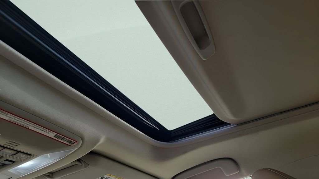 Used 2021 Toyota RAV4 XLE Premium image 20