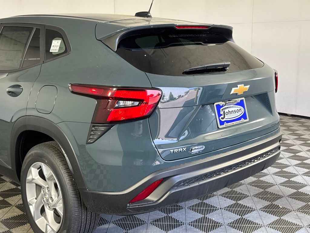 New 2026 Chevrolet Trax LS w/ LS Convenience Package FWD image 35