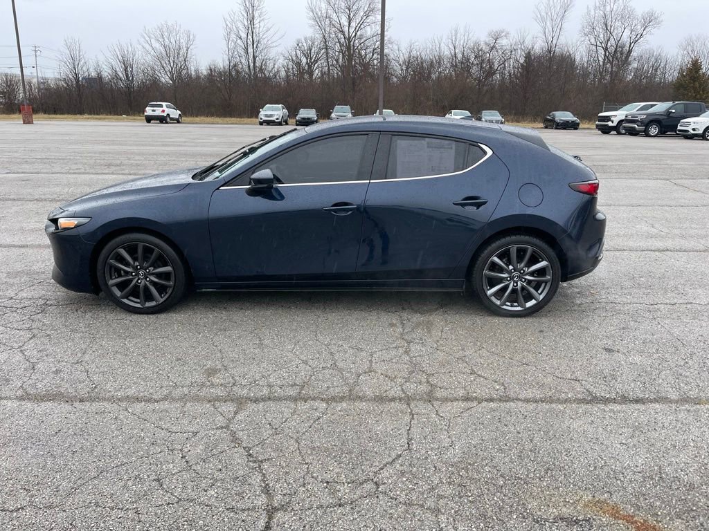 Used 2019 MAZDA MAZDA3 Preferred image 2