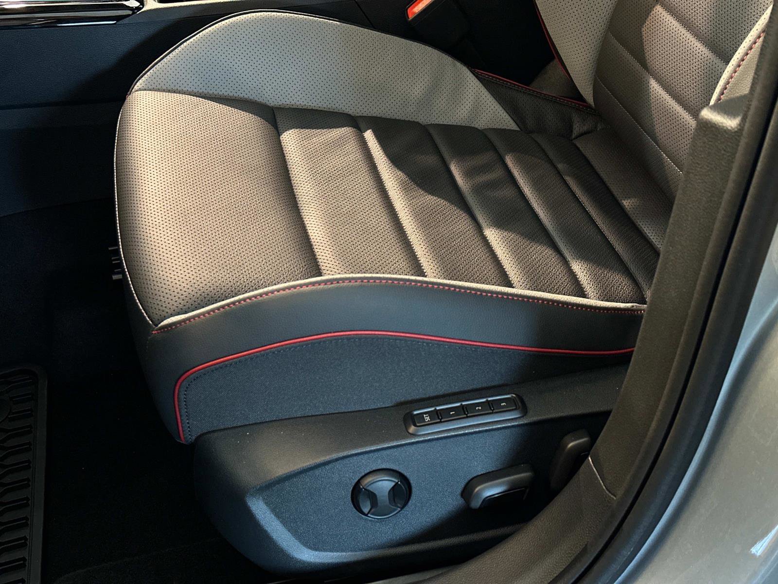 New 2025 Volkswagen GTI SE image 16