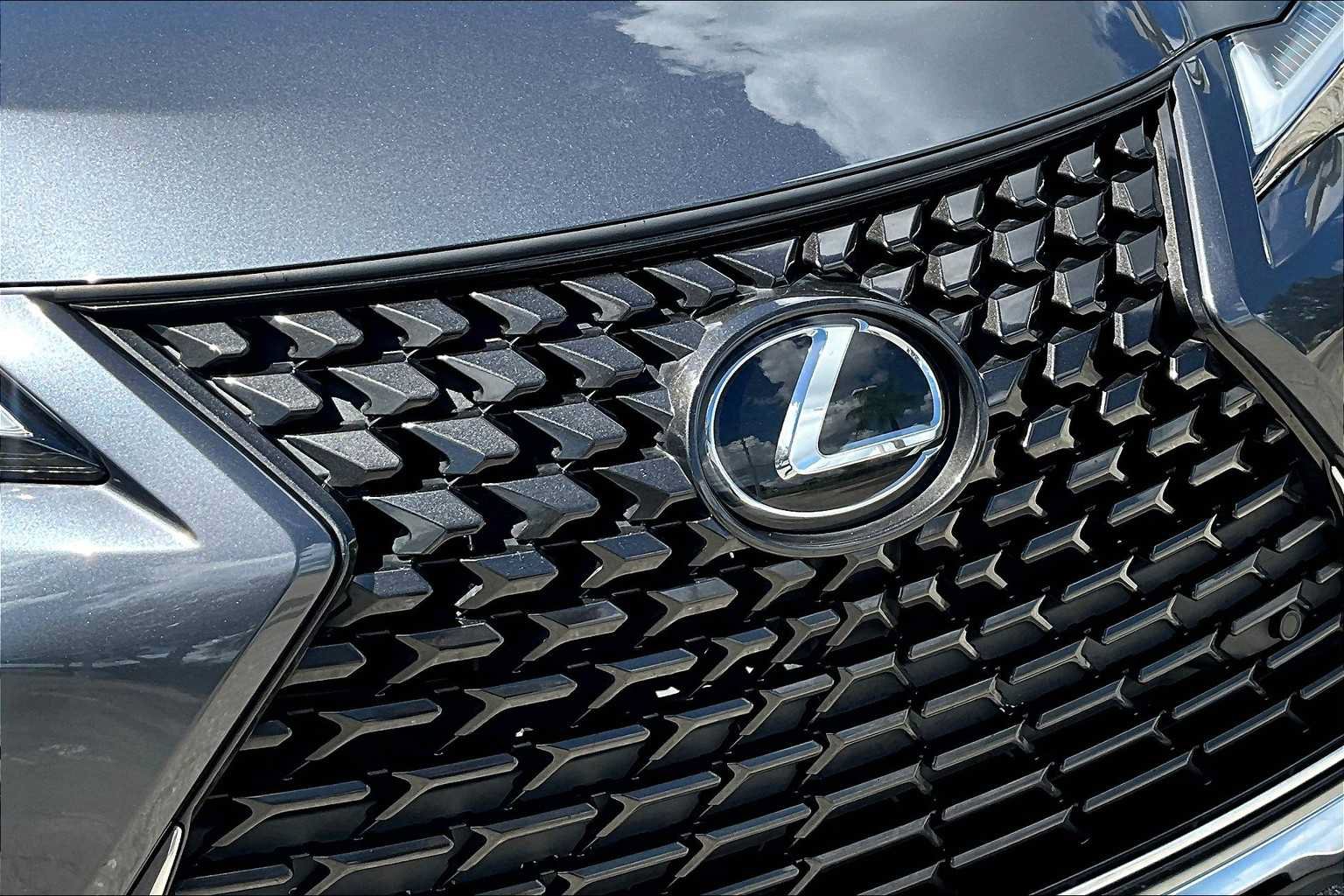 Used 2023 Lexus UX 250h AWD w/ Accessory Package (Z1) image 29