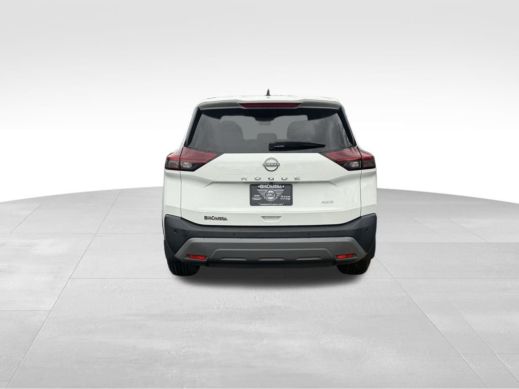Used 2023 Nissan Rogue S image 6