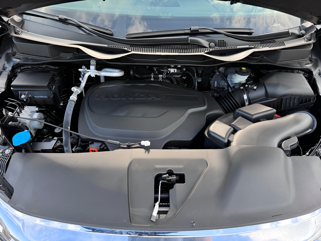 Used 2023 Honda Odyssey Touring image 9