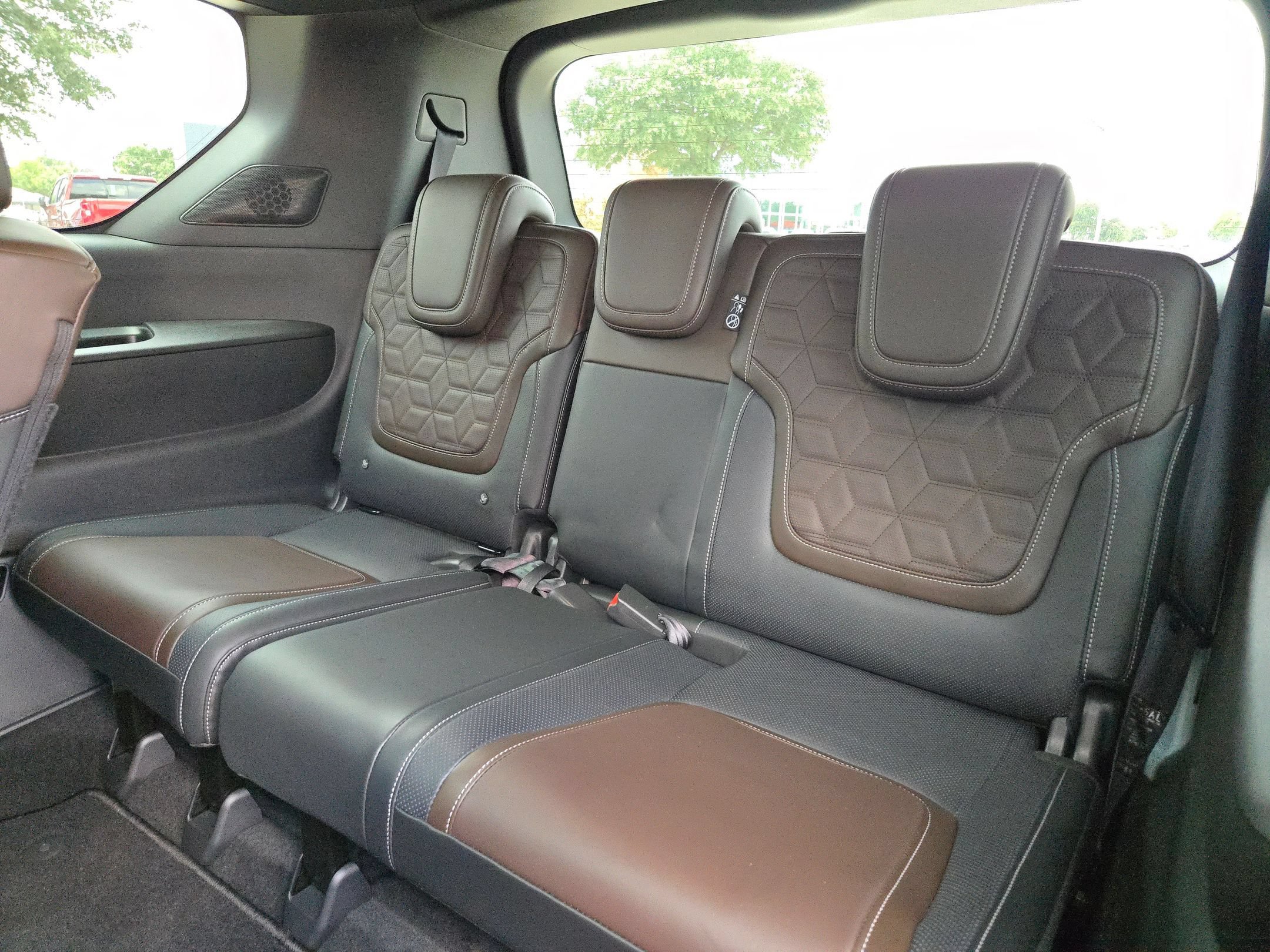 Certified 2025 Nissan Armada Platinum RWD image 24