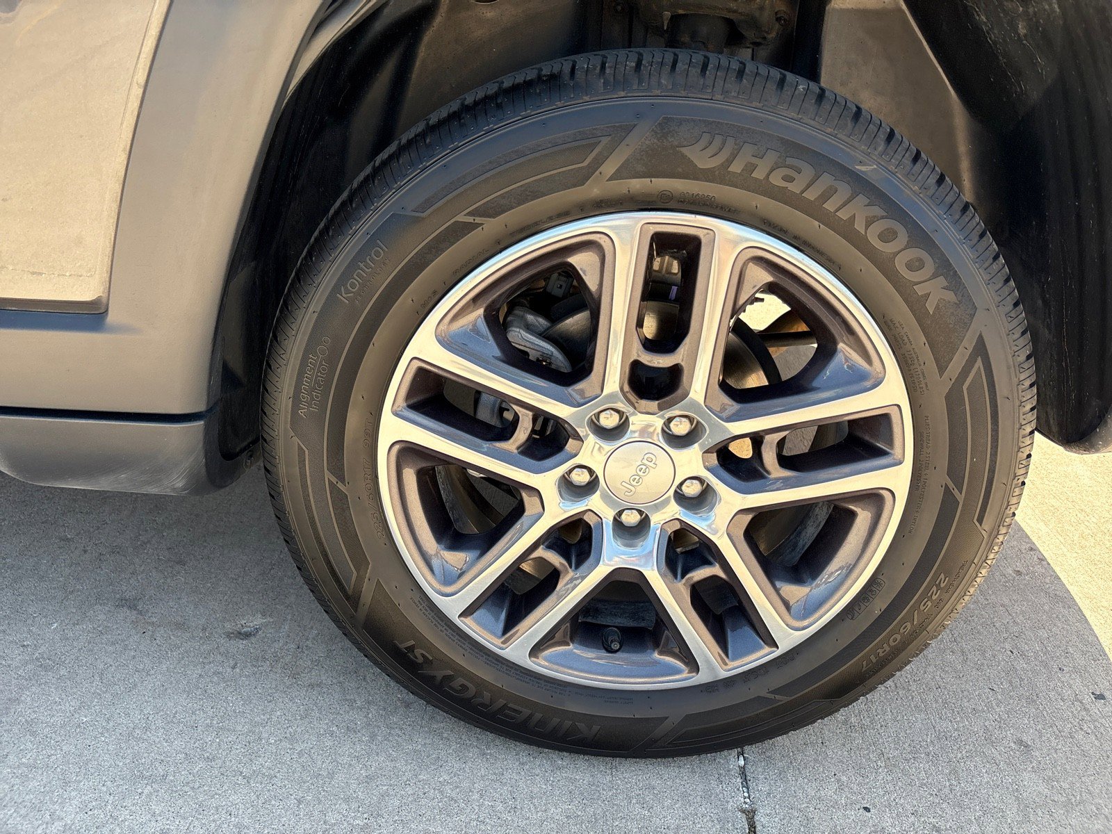 Used 2020 Jeep Compass Latitude image 12