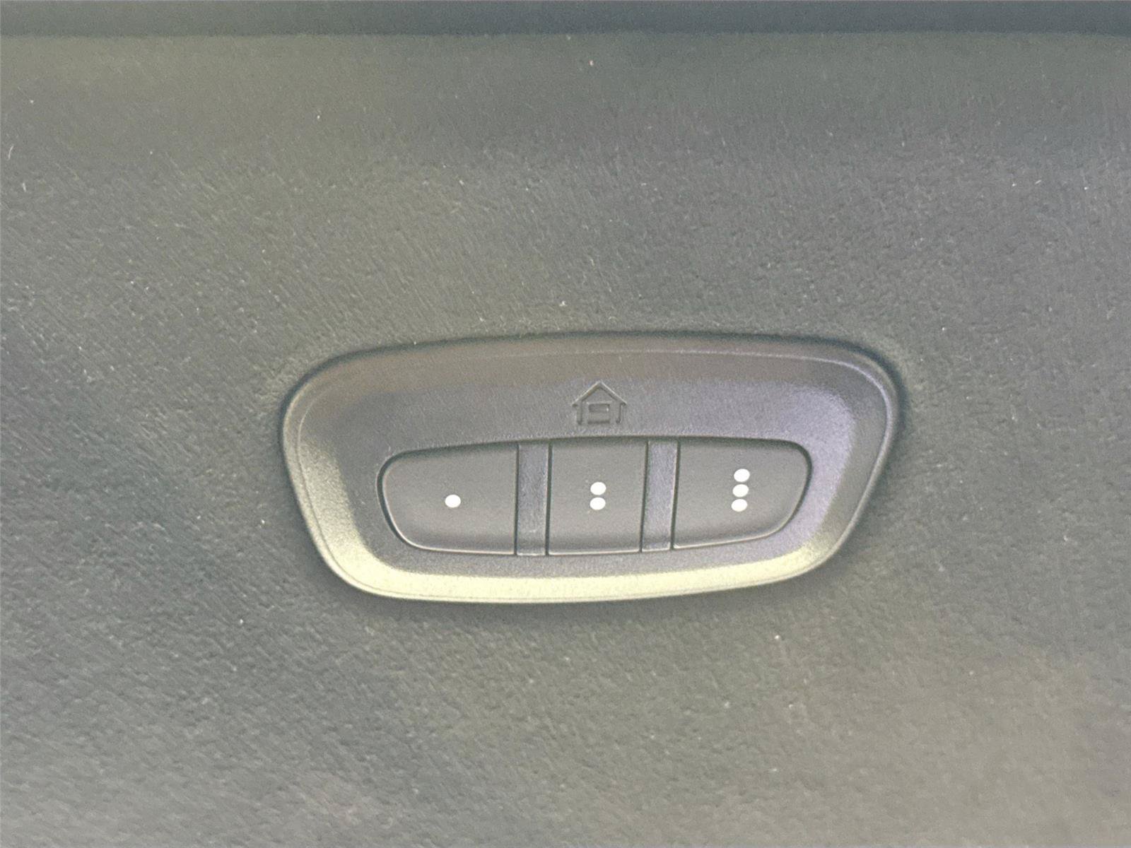 Used 2023 Jeep Grand Wagoneer L Series II AWD/4WD image 22