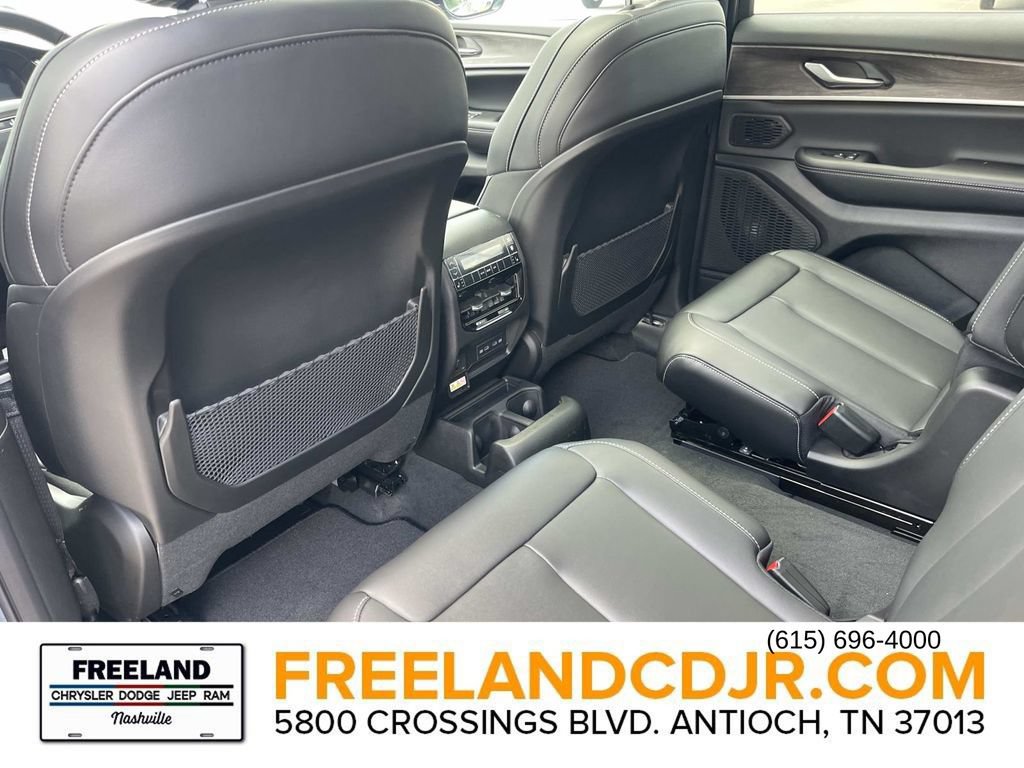 New 2026 Jeep Grand Cherokee L Limited w/ Limited Altitude Package AWD/4WD image 19