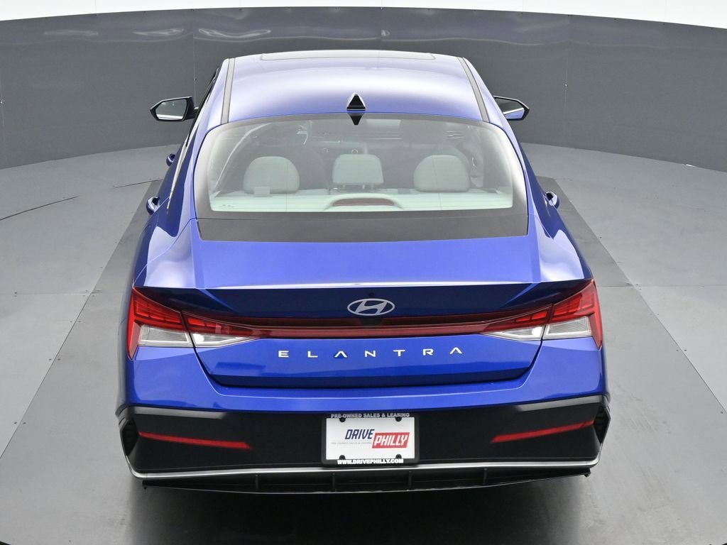 Used 2025 Hyundai Elantra SEL FWD image 20