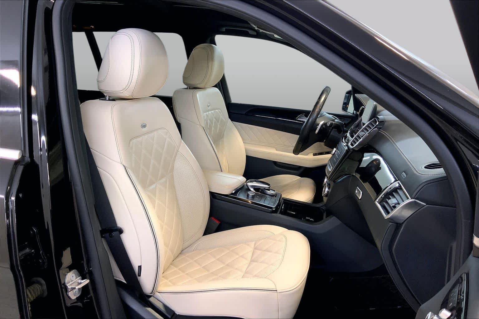 Used 2019 Mercedes-Benz GLS 450 4MATIC image 8