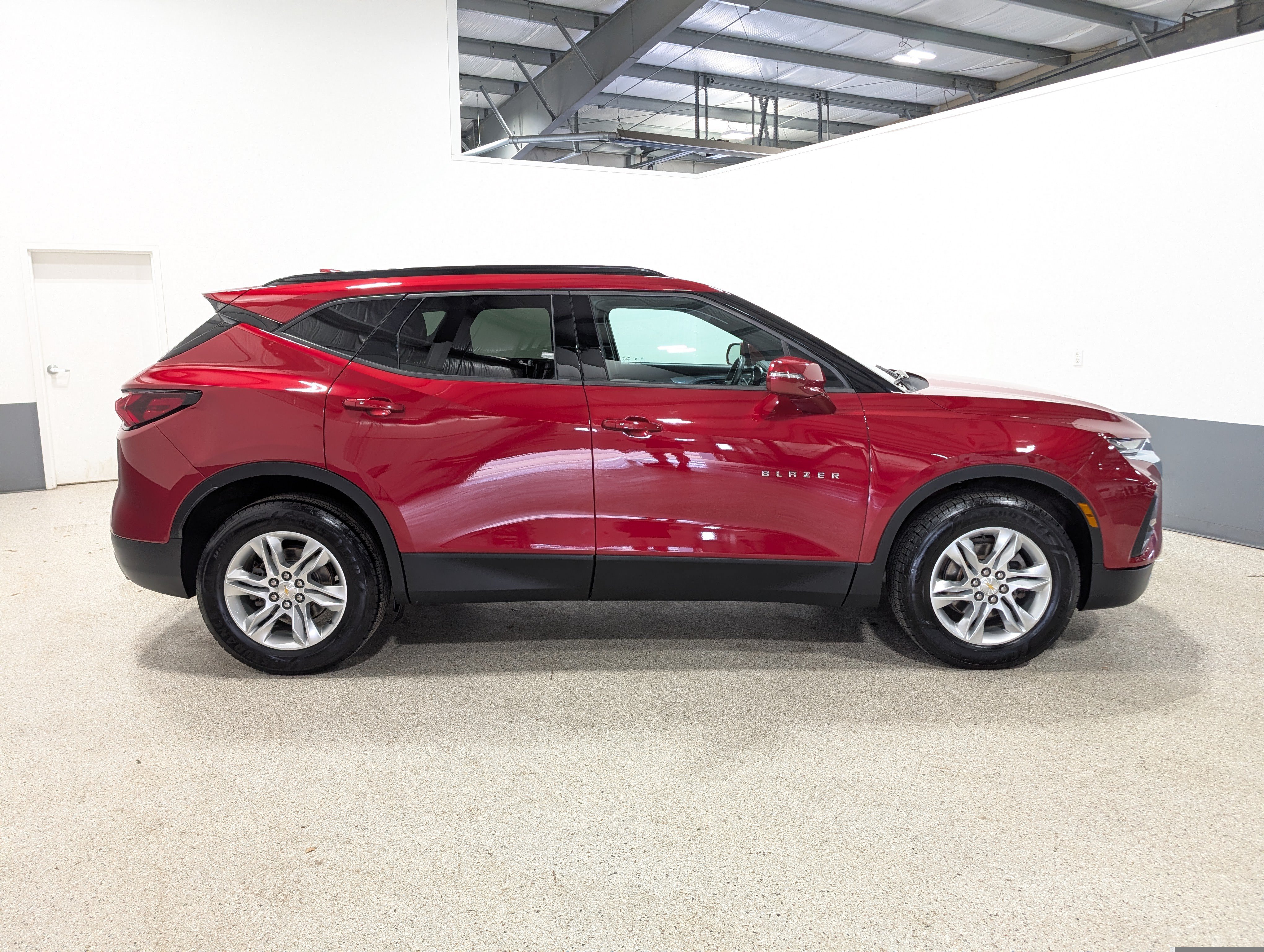 Used 2020 Chevrolet Blazer LT AWD/4WD image 2