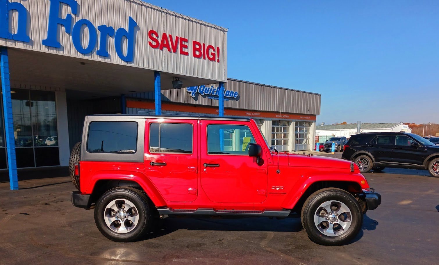 Used 2018 Jeep Wrangler Unlimited Sahara w/ Connectivity Group image 5