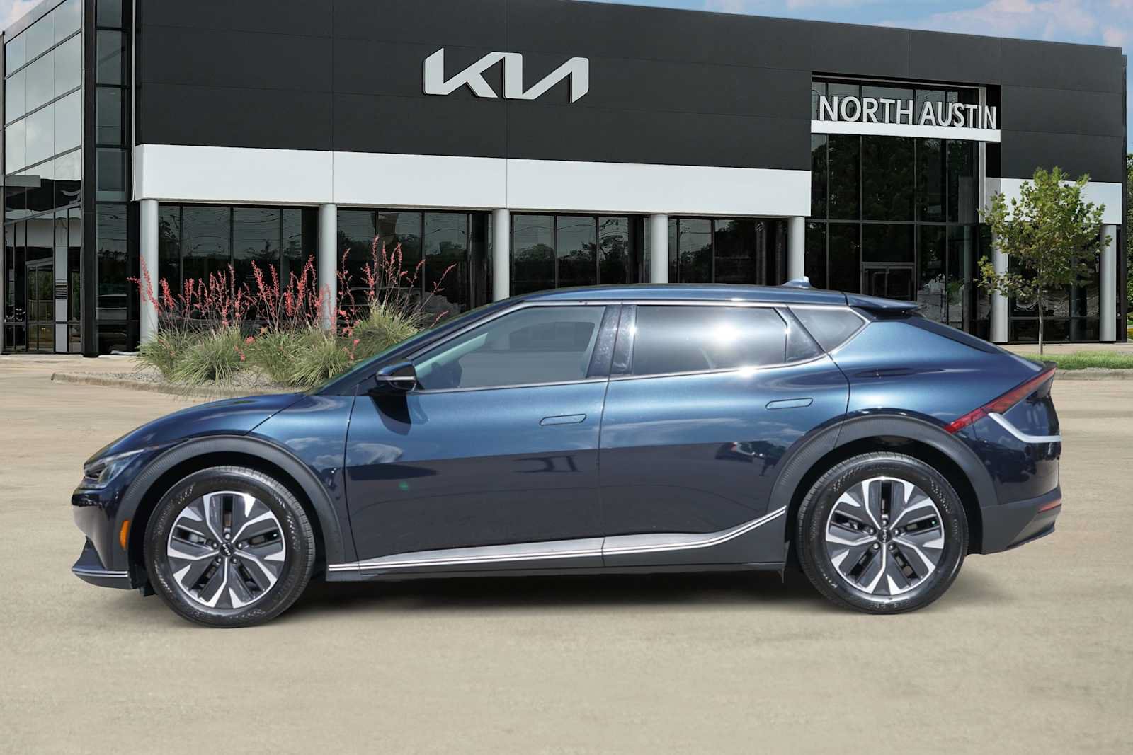 Certified 2024 Kia EV6 Light RWD image 3