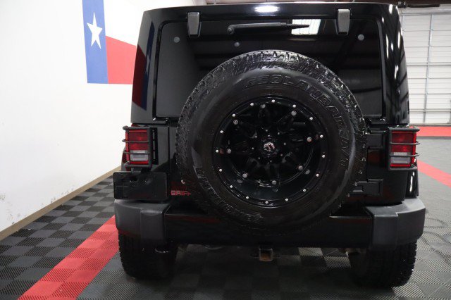 Used 2017 Jeep Wrangler Unlimited Sahara w/ Connectivity Group AWD/4WD image 19