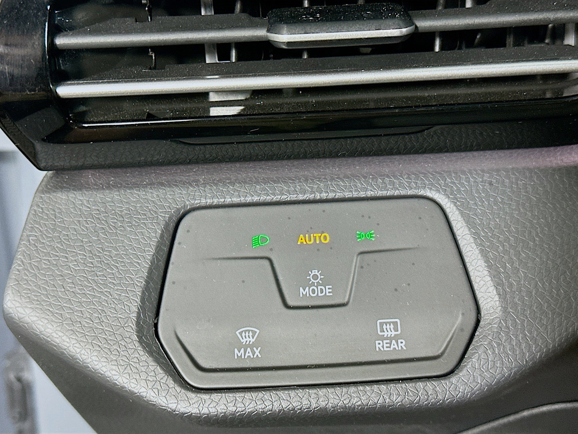 Used 2023 Volkswagen ID.4 Pro RWD image 17