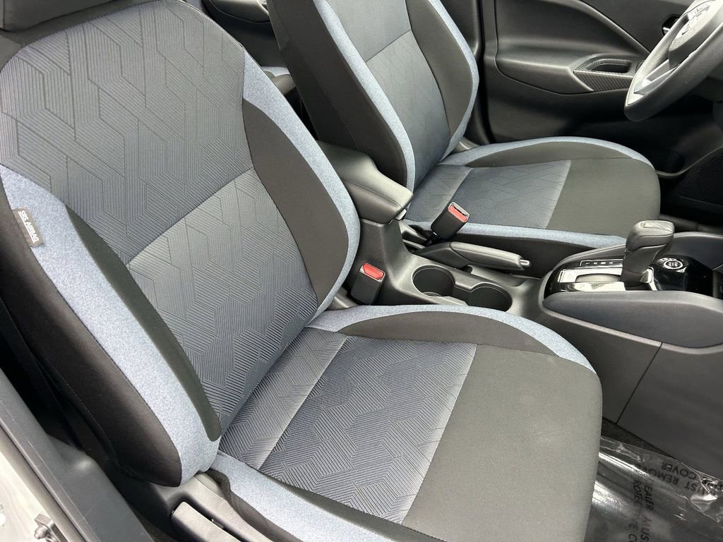 Used 2025 Nissan Versa SV w/ Trunk Package image 10