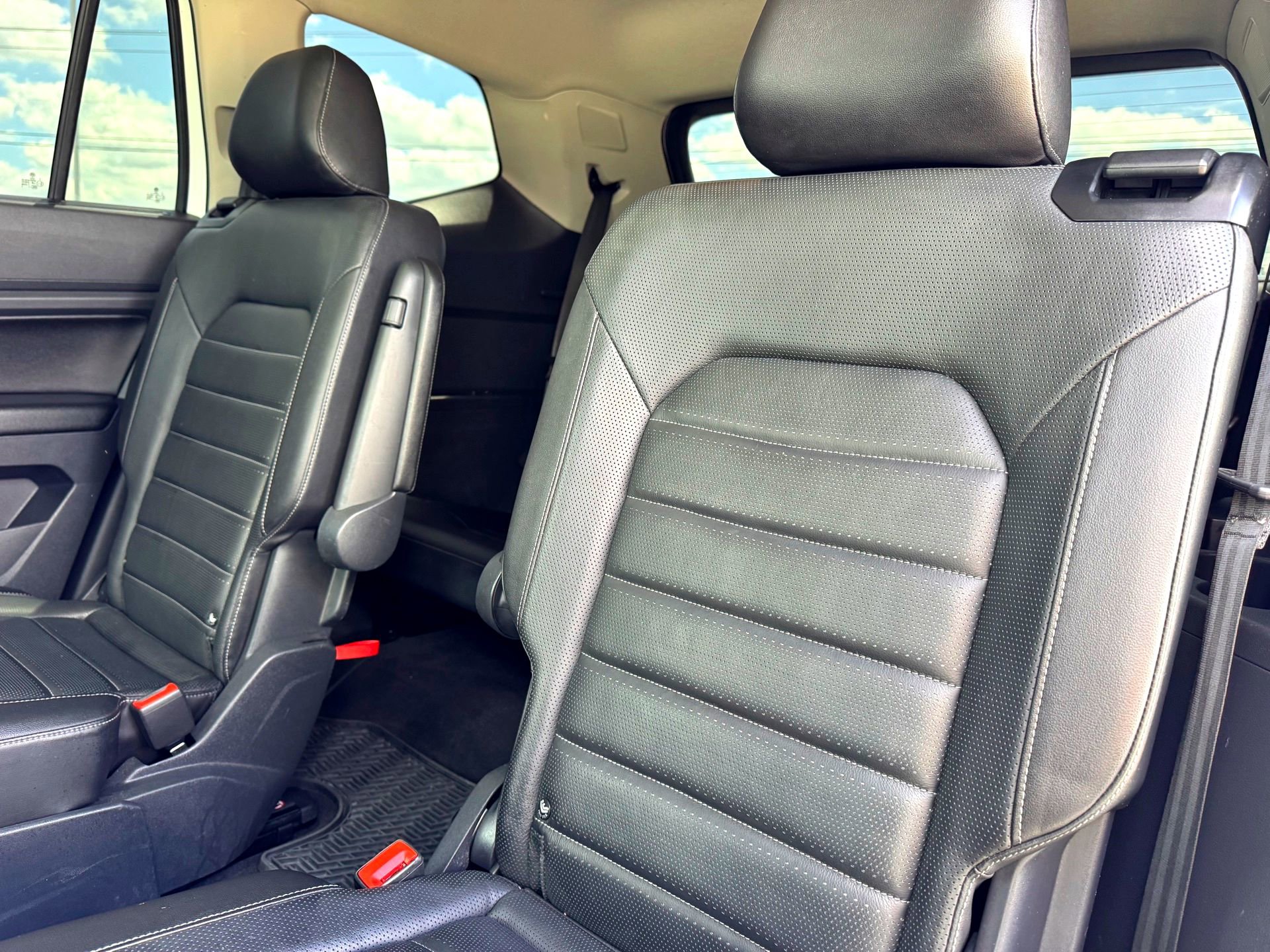 Used 2018 Volkswagen Atlas SEL Premium image 19