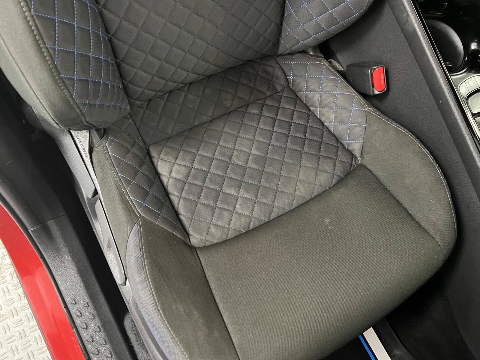 Used 2021 Toyota C-HR XLE FWD image 37