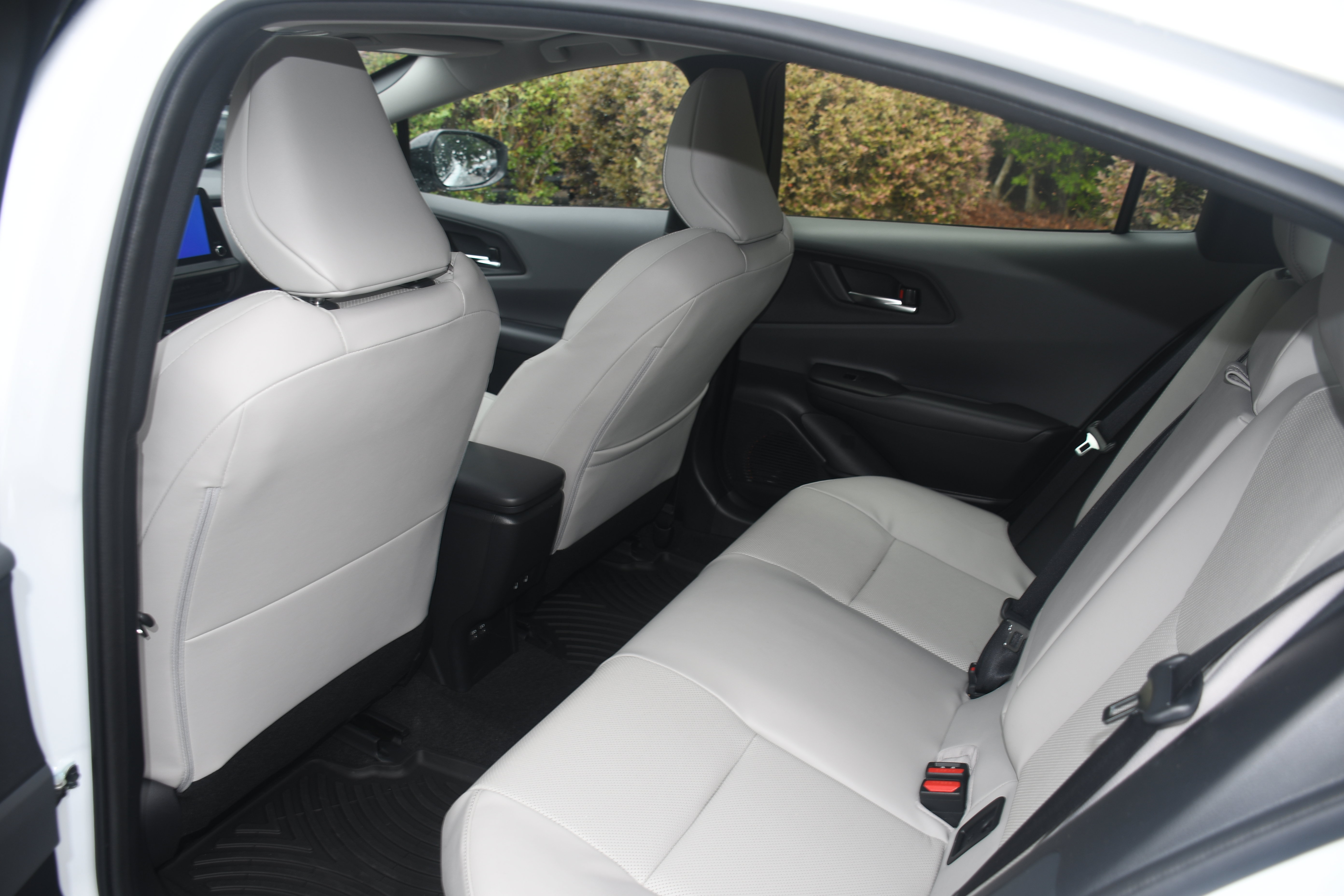 Certified 2024 Toyota Prius Limited w/ Limited Premium Package FWD image 17