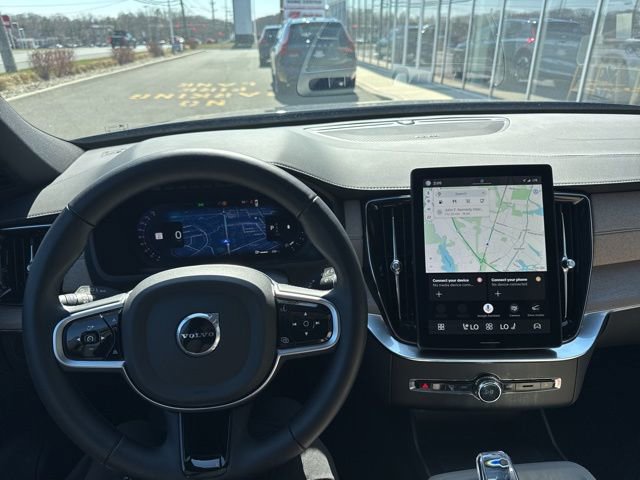 Certified 2025 Volvo XC90 B6 Plus image 21