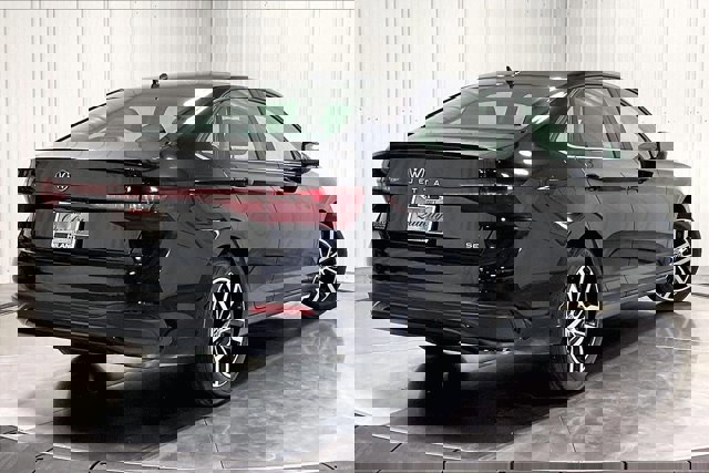 Used 2025 Volkswagen Jetta SE image 13