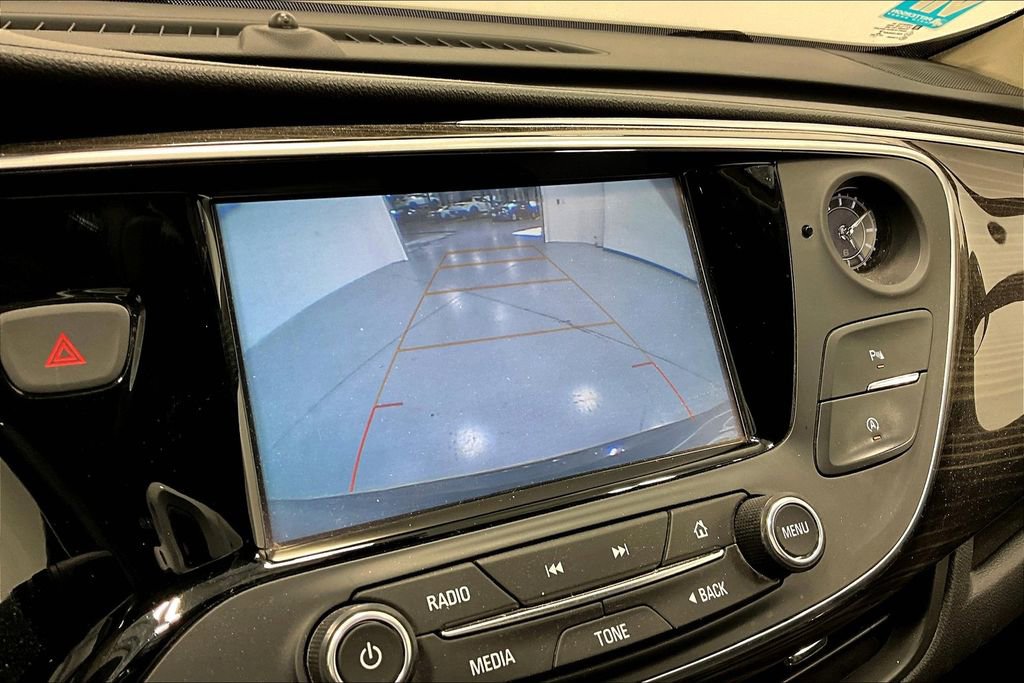 Used 2020 Buick Envision Essence image 29