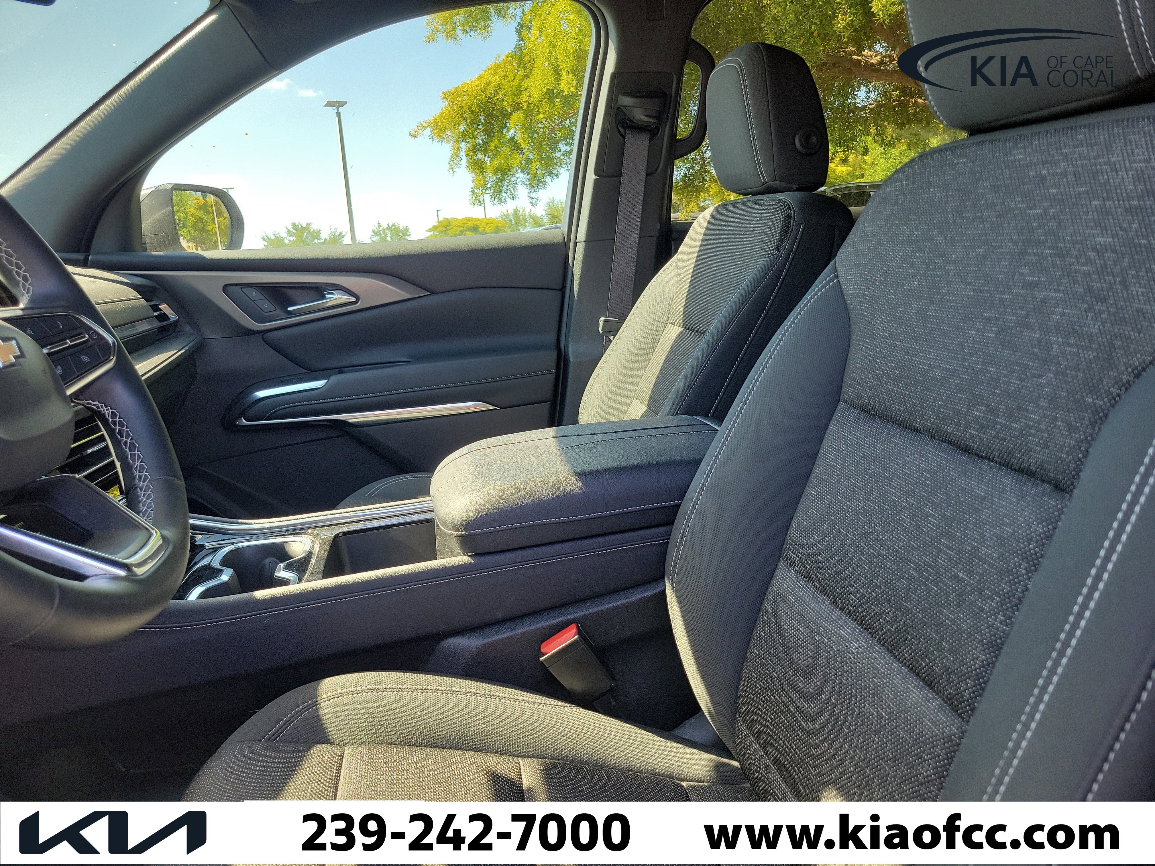 Used 2025 Chevrolet Traverse LT image 22