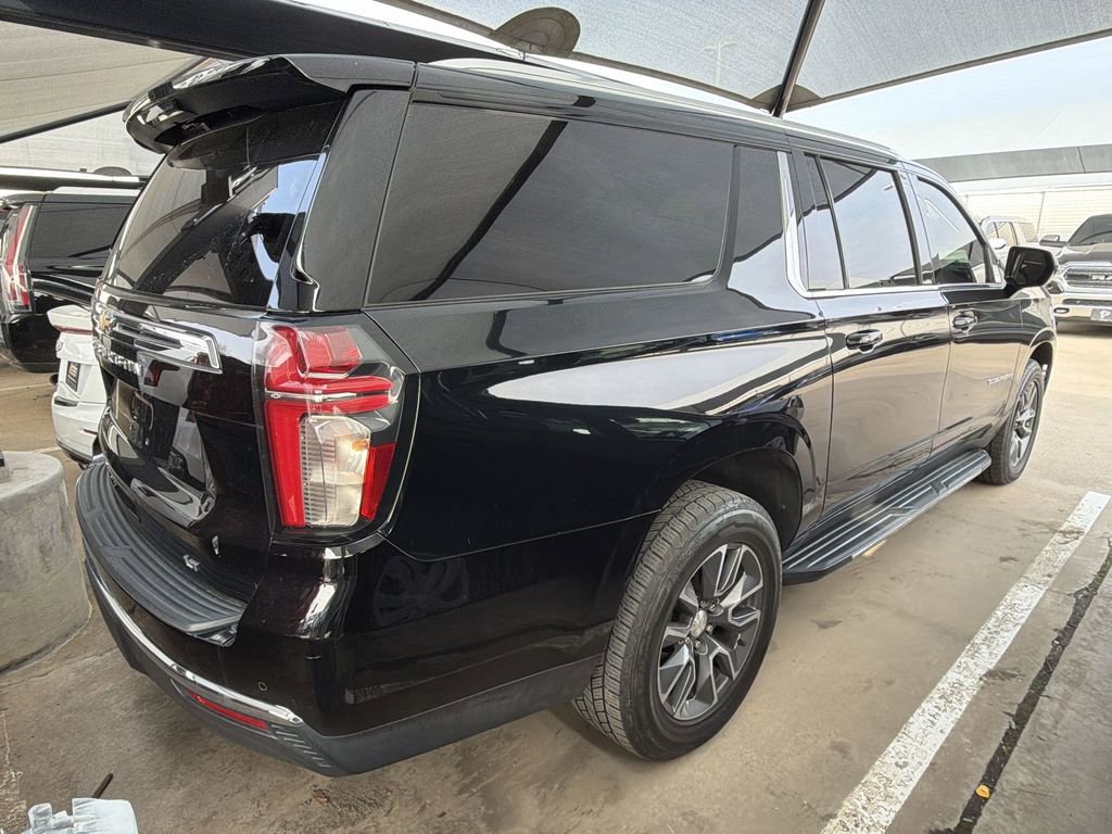 Used 2021 Chevrolet Suburban LT image 3
