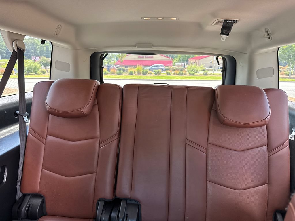 Used 2020 Cadillac Escalade ESV Luxury AWD/4WD image 25