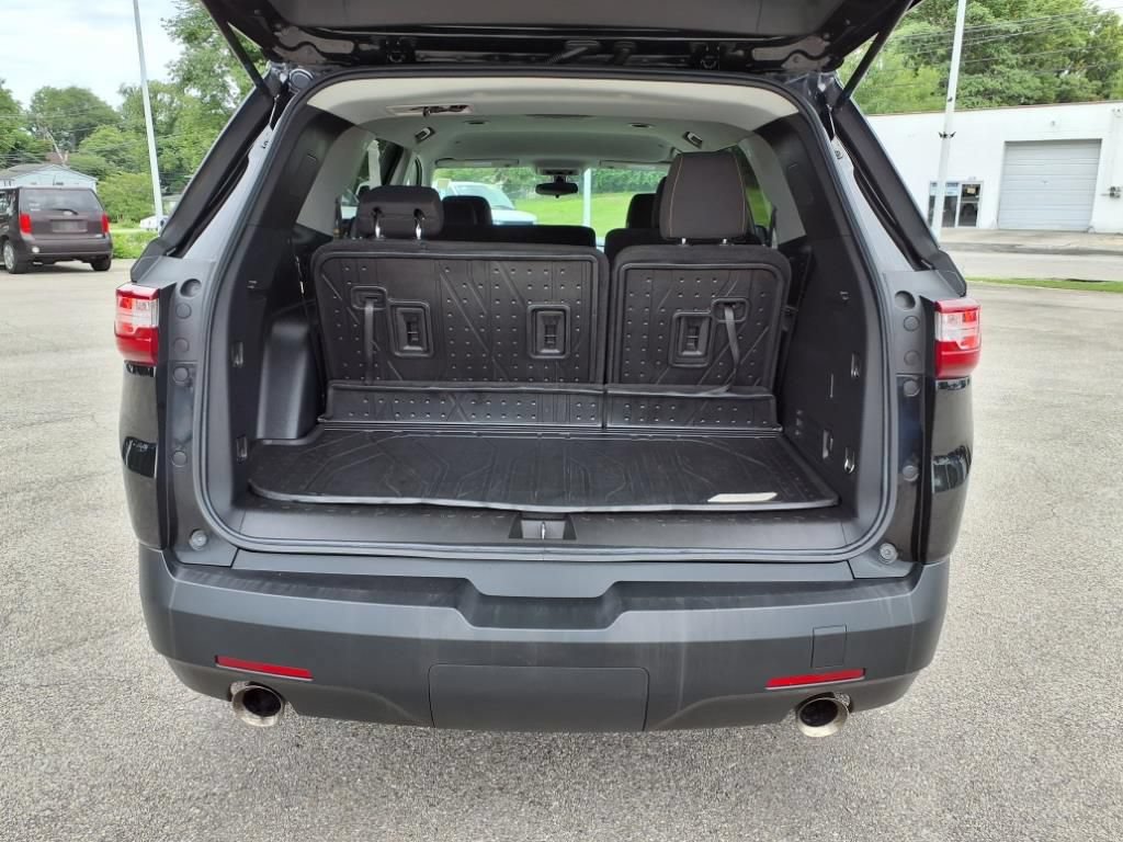 Used 2021 Chevrolet Traverse LS AWD/4WD image 14