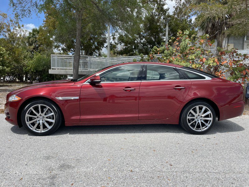 Used 2012 Jaguar XJ image 3