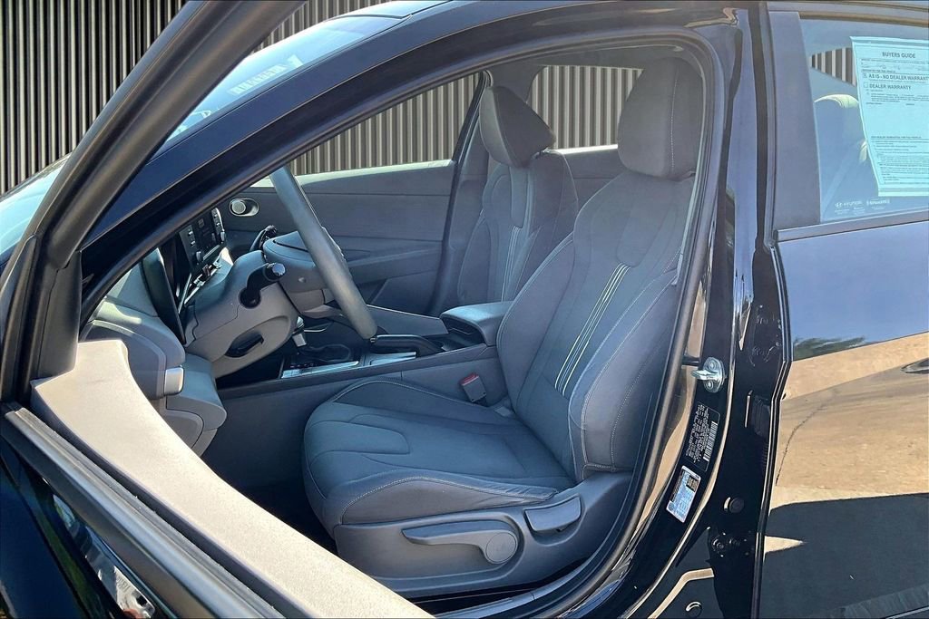 Used 2023 Hyundai Elantra SEL FWD image 25