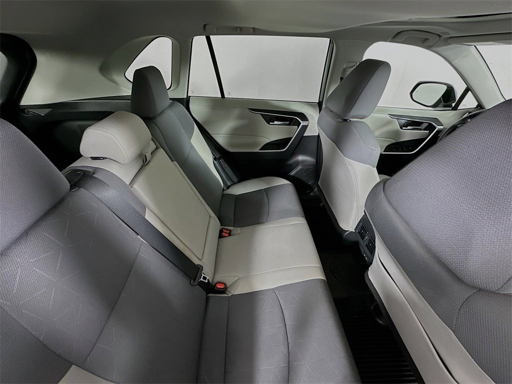 Used 2025 Toyota RAV4 XLE image 12