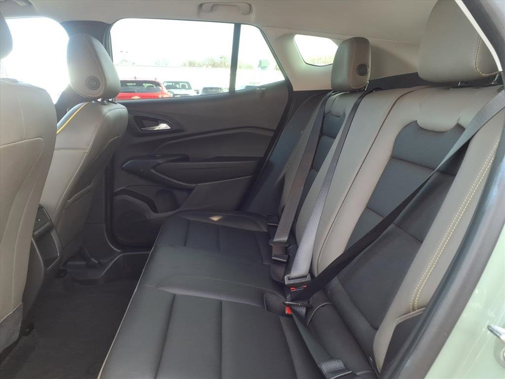 Used 2024 Chevrolet Trax ACTIV w/ Sunroof Package image 19