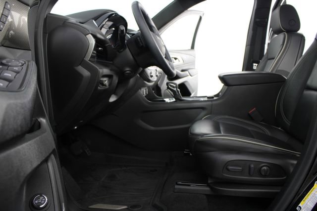 Used 2023 Chevrolet Traverse Premier image 21