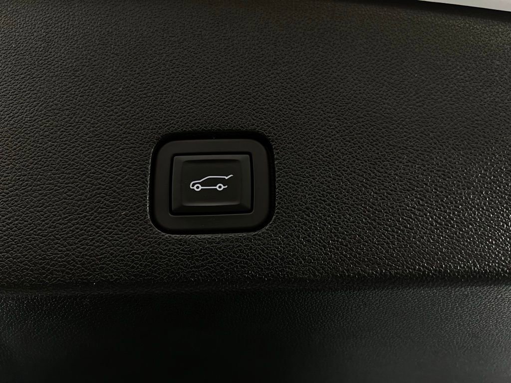 Used 2024 Cadillac XT6 Luxury w/ LPO, Floor Liner Package image 31