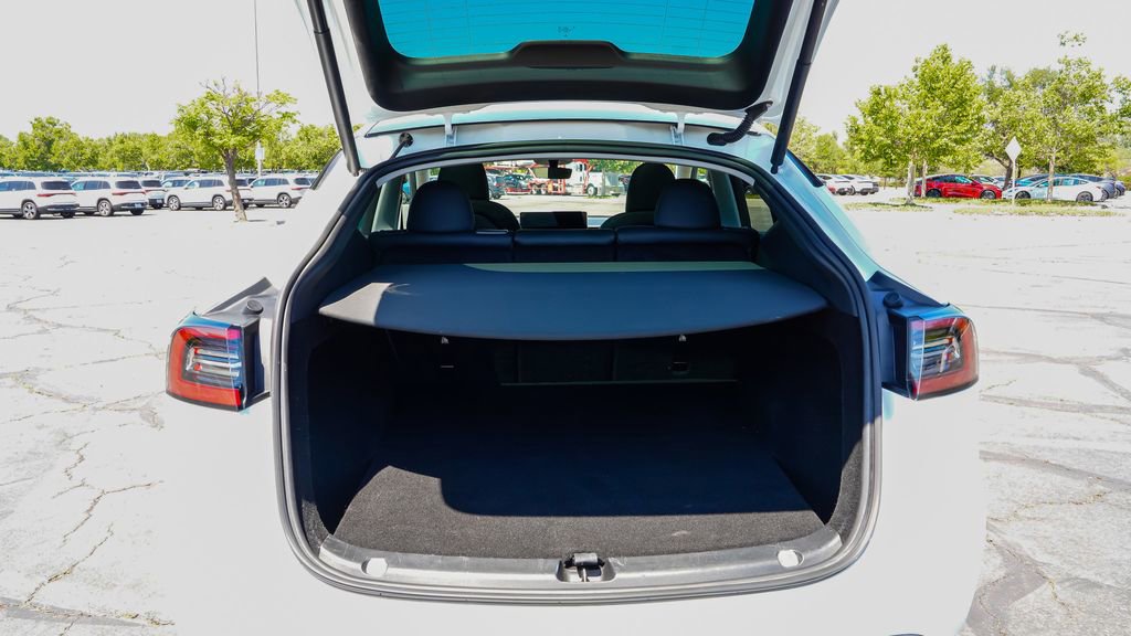 Used 2024 Tesla Model Y Performance AWD/4WD image 11