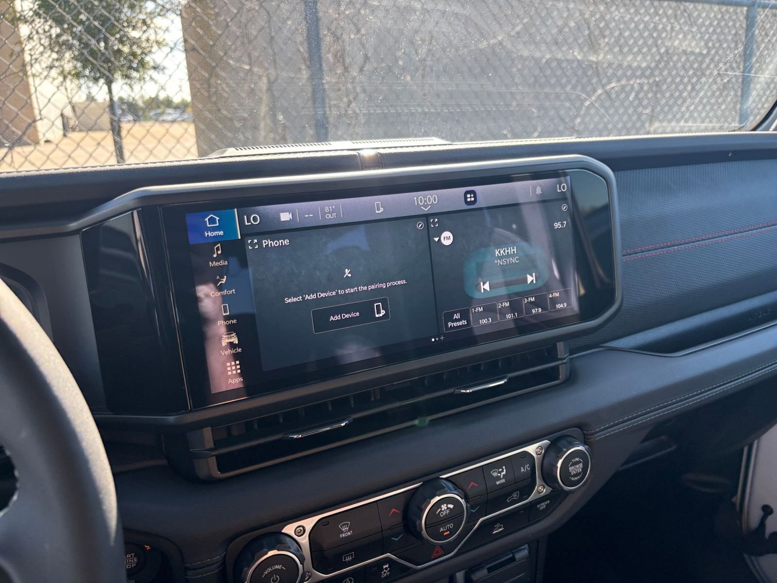 Used 2025 Jeep Wrangler Unlimited Rubicon image 21