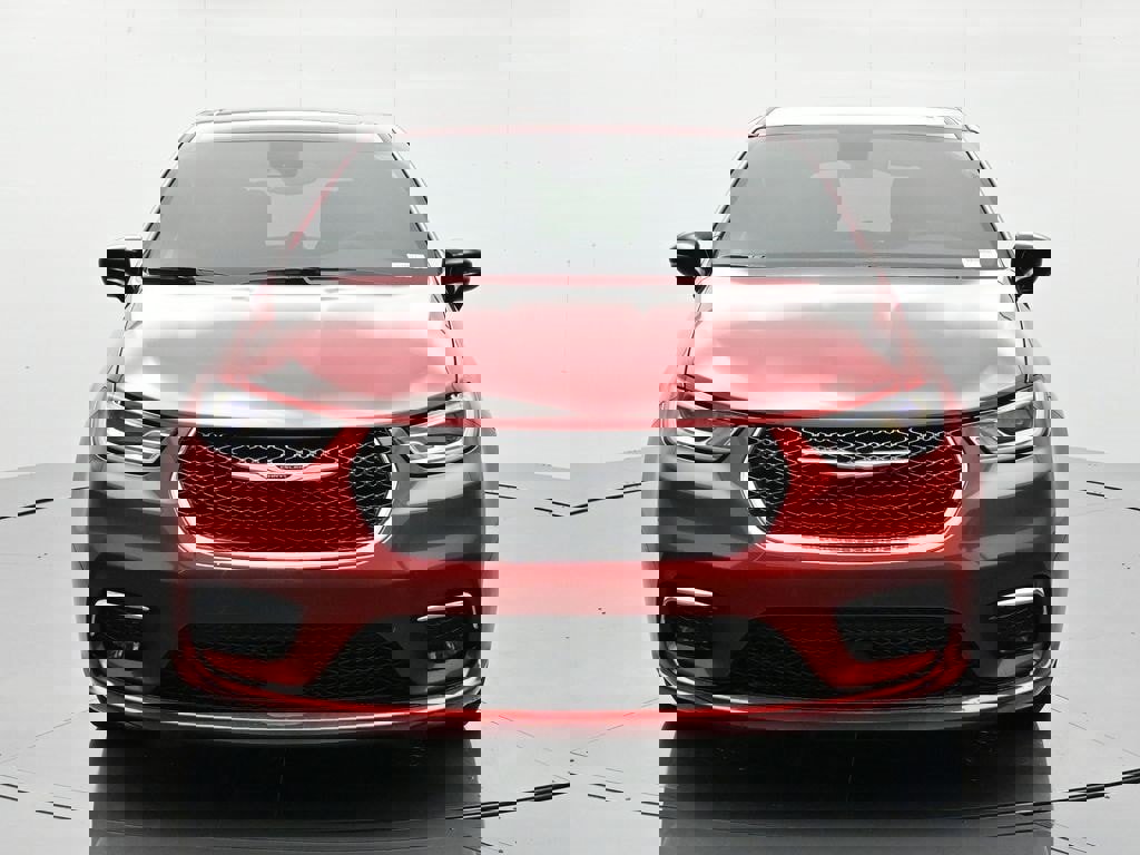 New 2026 Chrysler Pacifica Select image 2