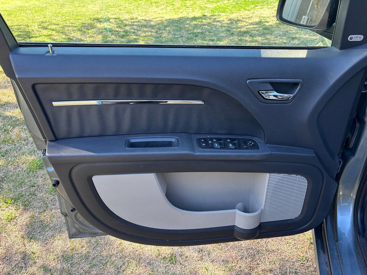 Used 2009 Dodge Journey R/T w/ Flexible Seating Group image 8