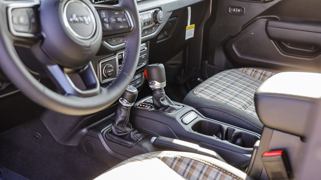 New 2026 Jeep Gladiator Sport AWD/4WD image 24