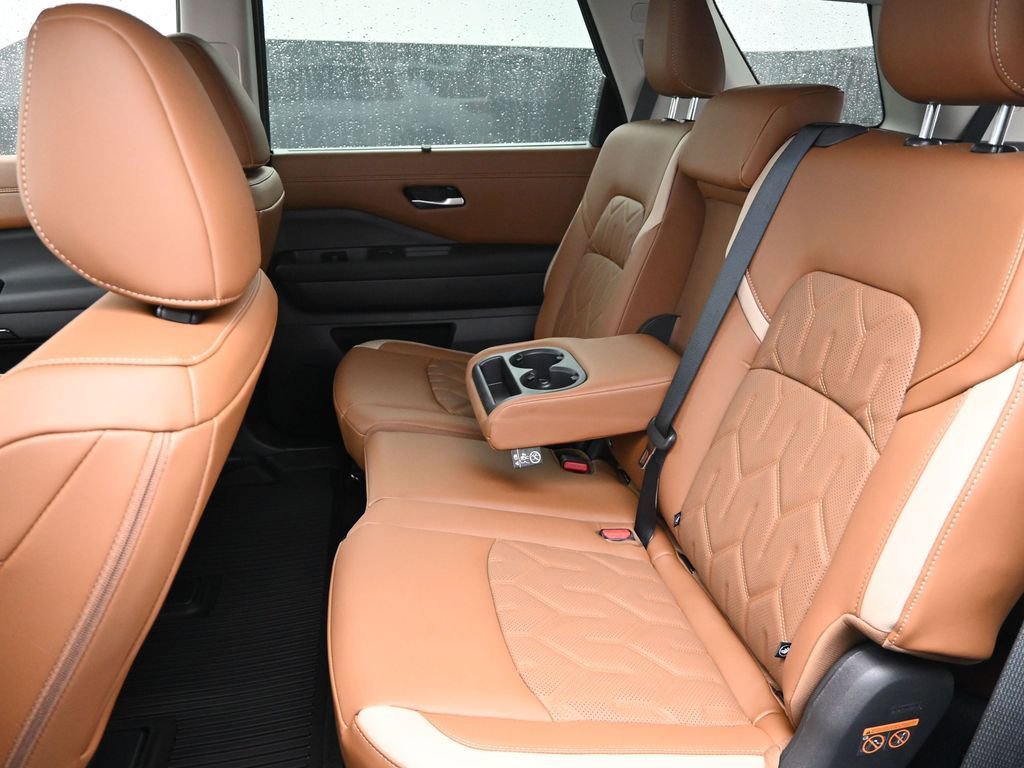 New 2026 Nissan Pathfinder Platinum w/ Cargo Package AWD/4WD image 16