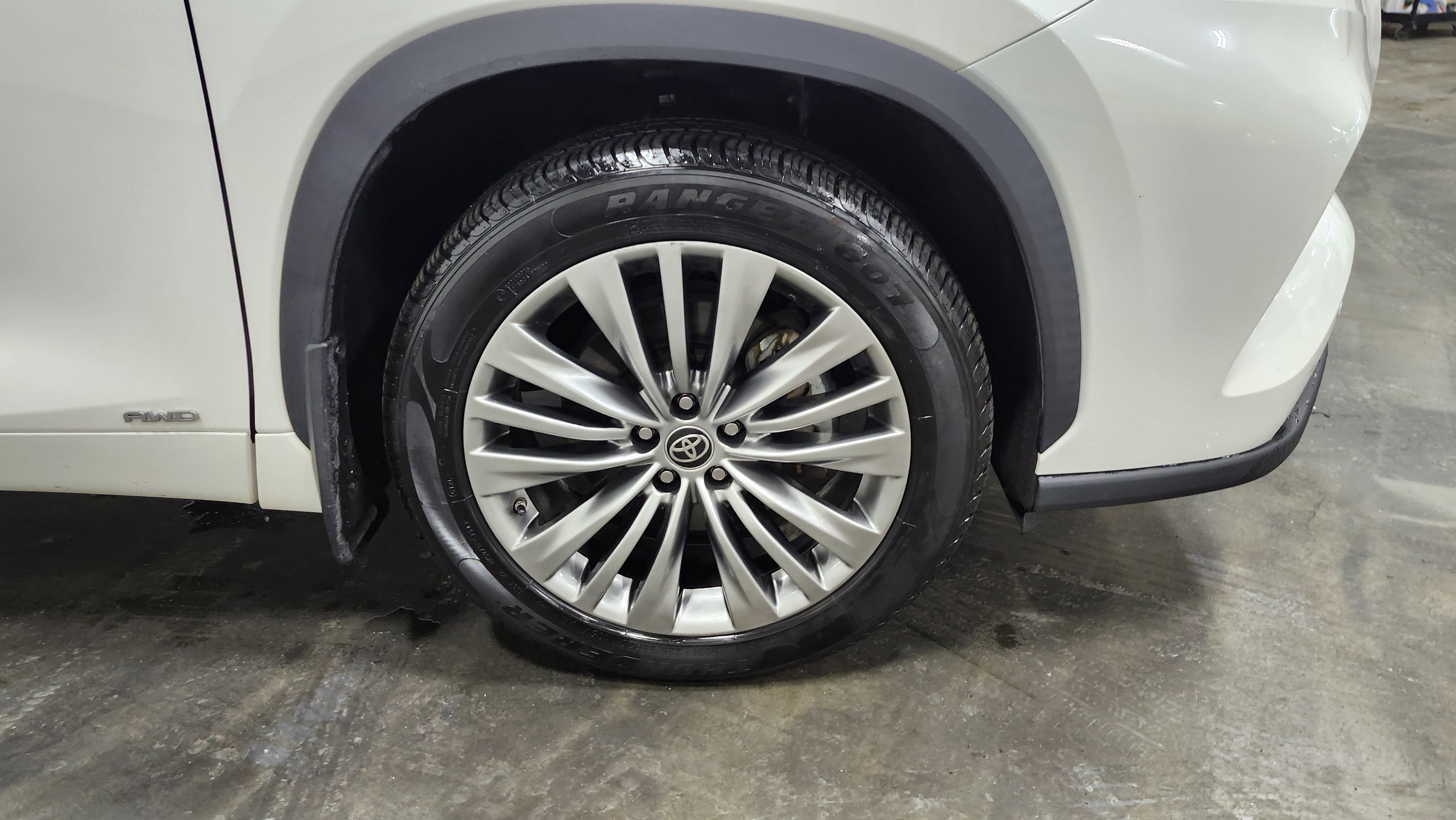 Used 2021 Toyota Highlander Platinum image 15