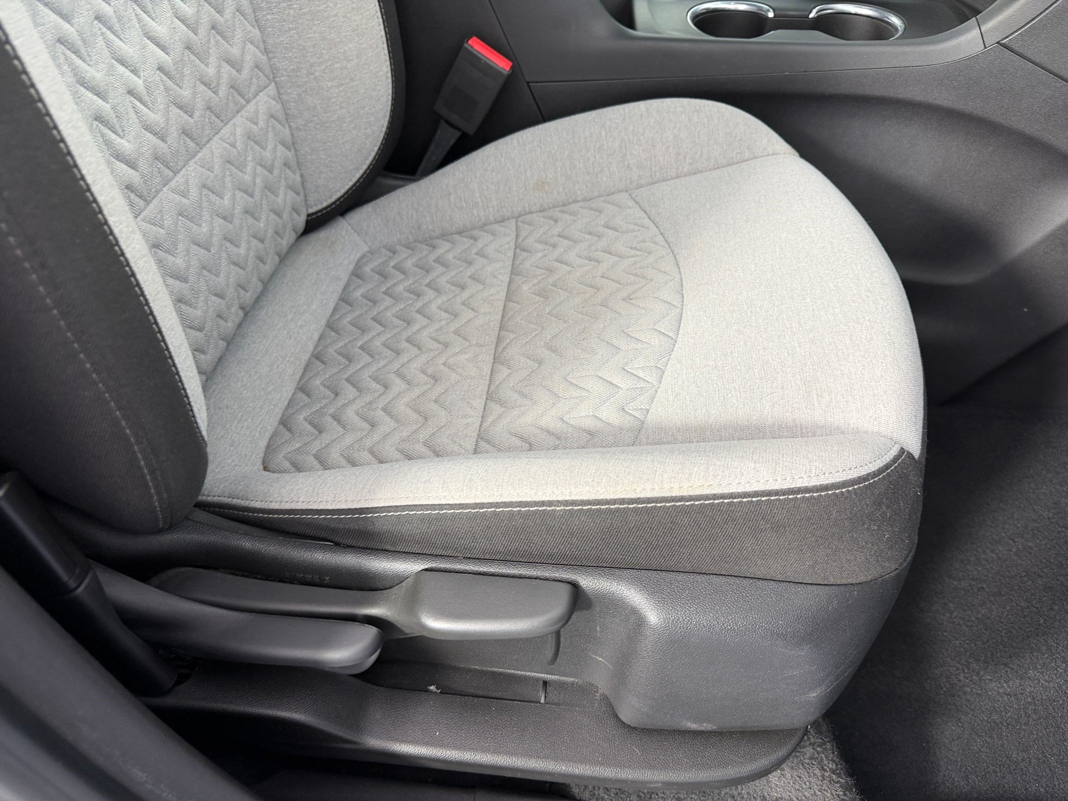 Used 2022 Chevrolet Equinox LT AWD/4WD image 32